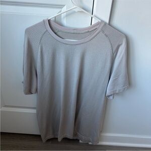 lululemon athletica Light Gray Short Sleeve Tee